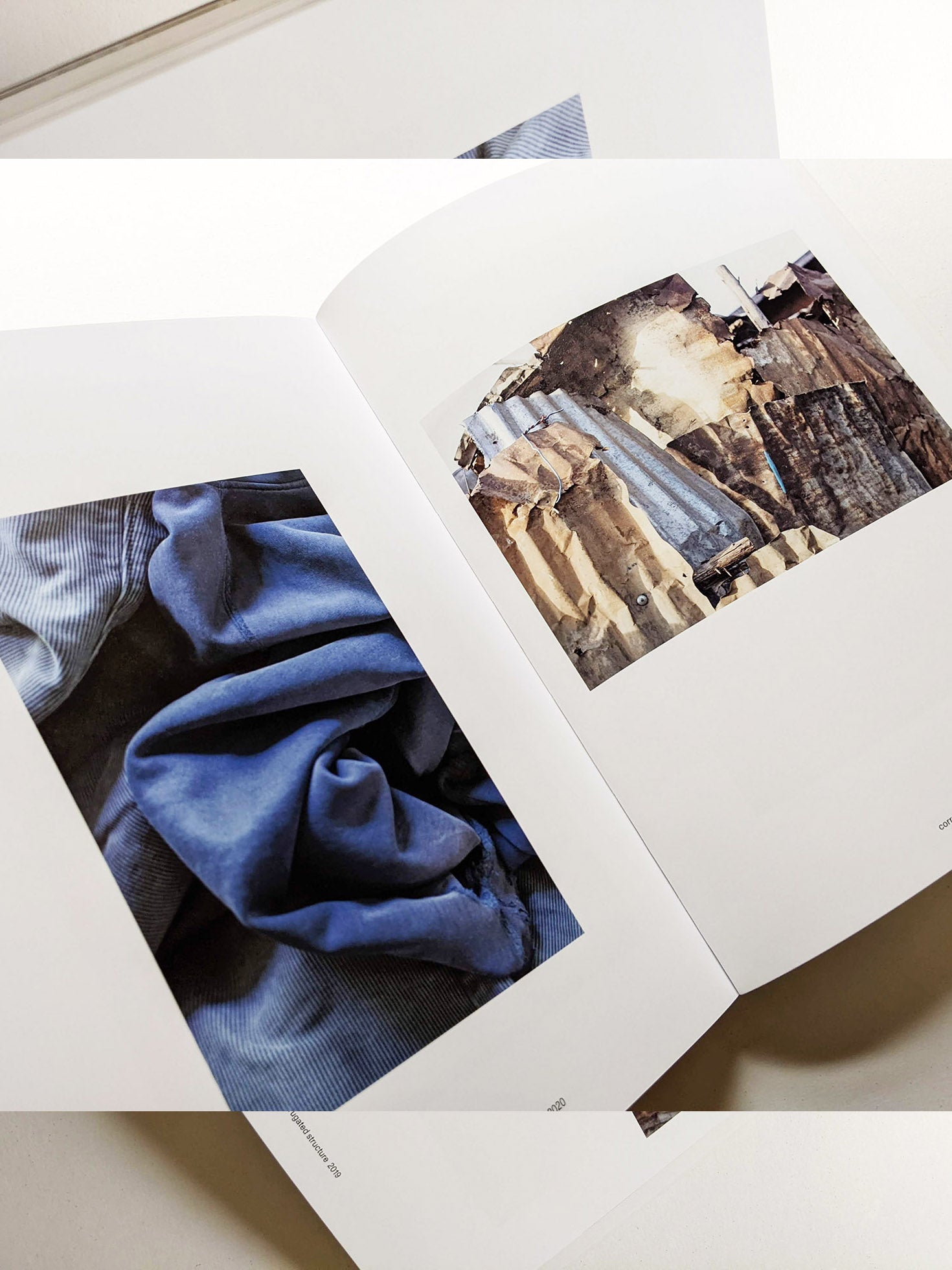 SOUND IS LIQUID / Wolfgang Tillmans - 本 屋 青 旗 Ao-Hata