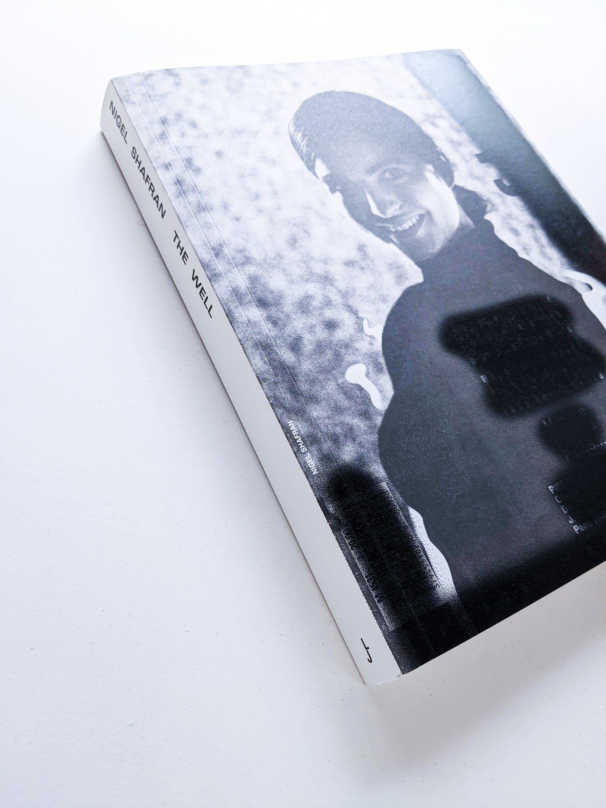 THE WELL / Nigel Shafran - 本屋青旗 Ao-Hata Bookstore