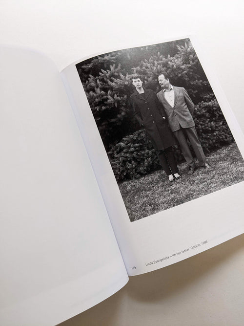 THE WELL / Nigel Shafran