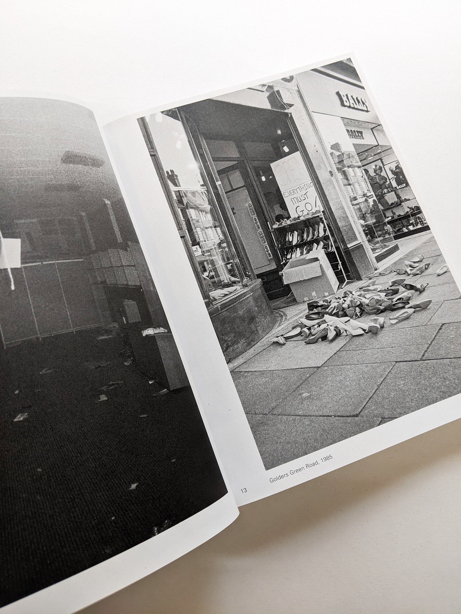 THE WELL / Nigel Shafran - 本屋青旗 Ao-Hata Bookstore