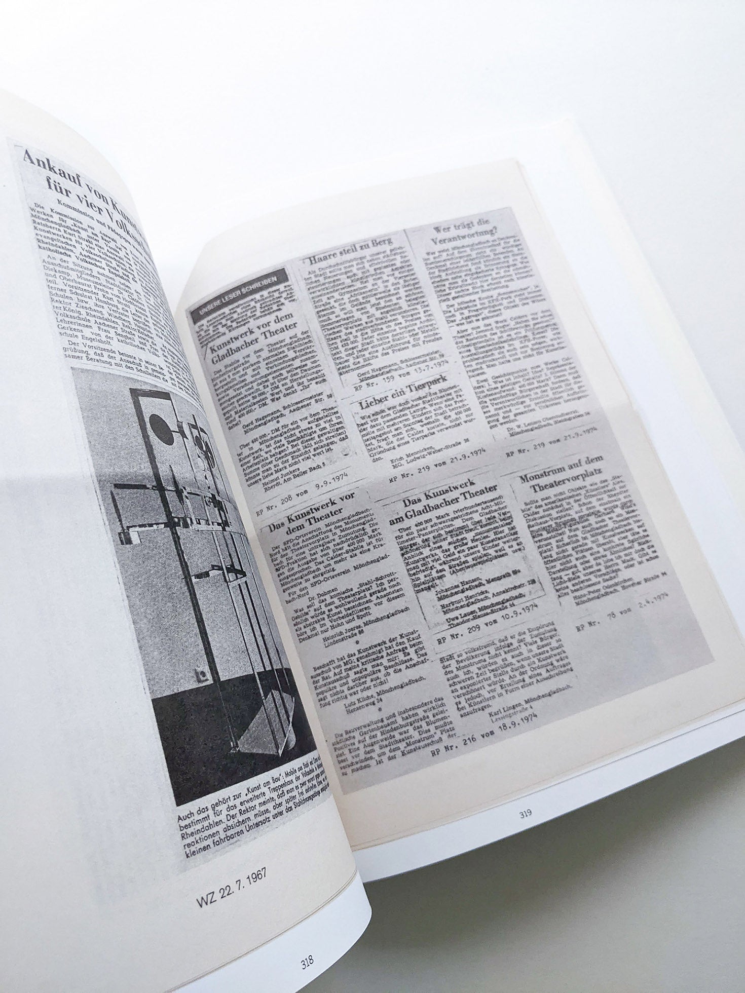 DIE KASSETTENKATALOGE DES STÄDTISCHEN MUSEUMS MÖNCHENGLADBACH