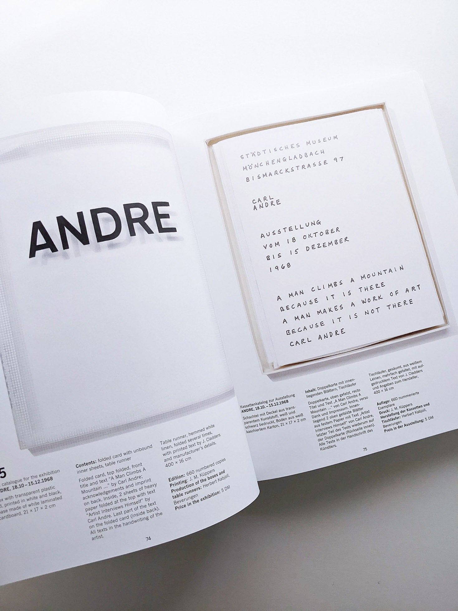 DIE KASSETTENKATALOGE DES STÄDTISCHEN MUSEUMS MÖNCHENGLADBACH