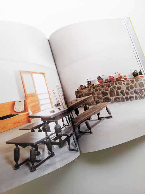 Donald Judd Spaces / Donald Judd - 本 屋 青 旗 Ao-Hata Bookstore