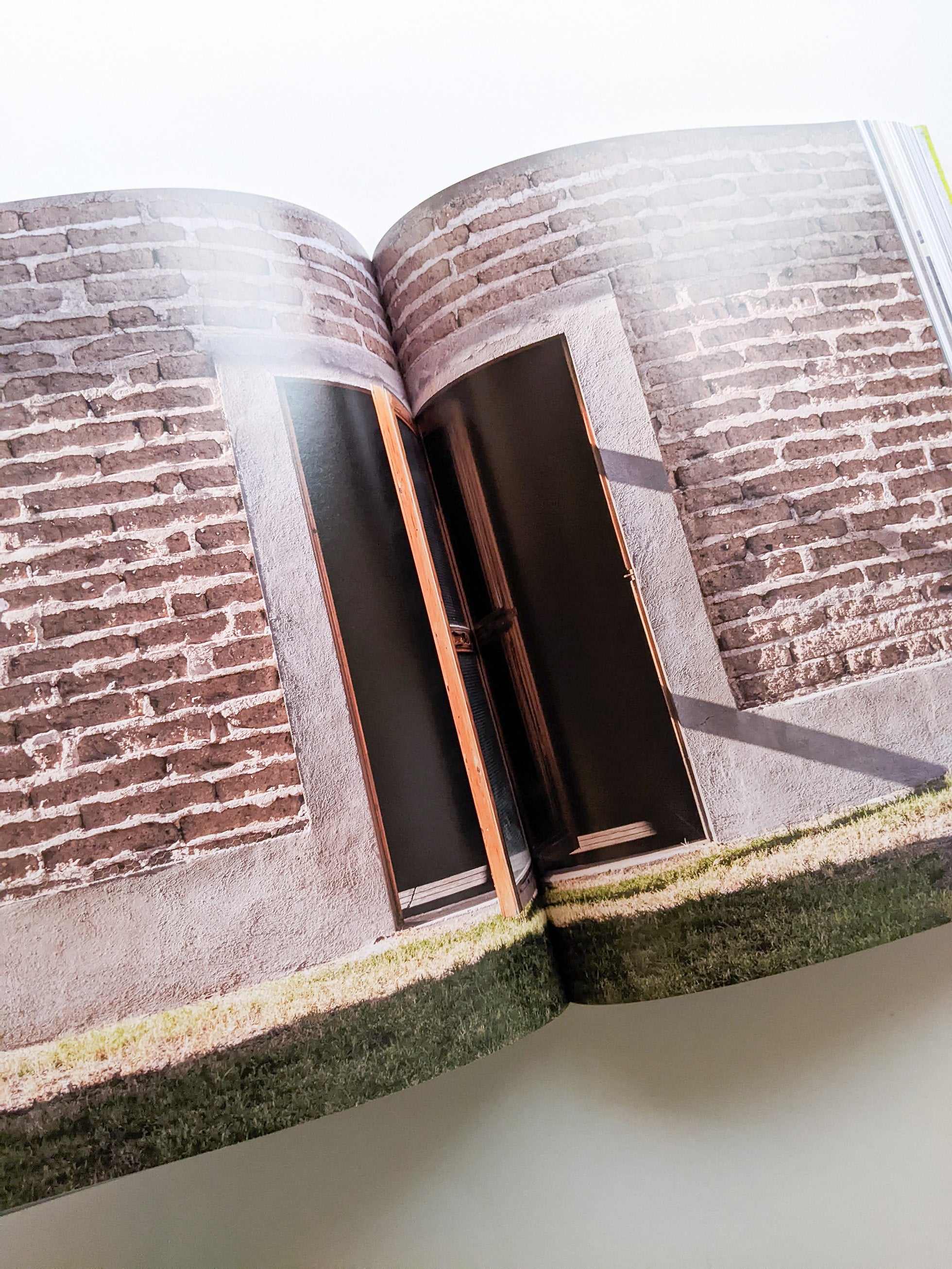 Donald Judd Spaces / Donald Judd - 本屋青旗 Ao-Hata Bookstore