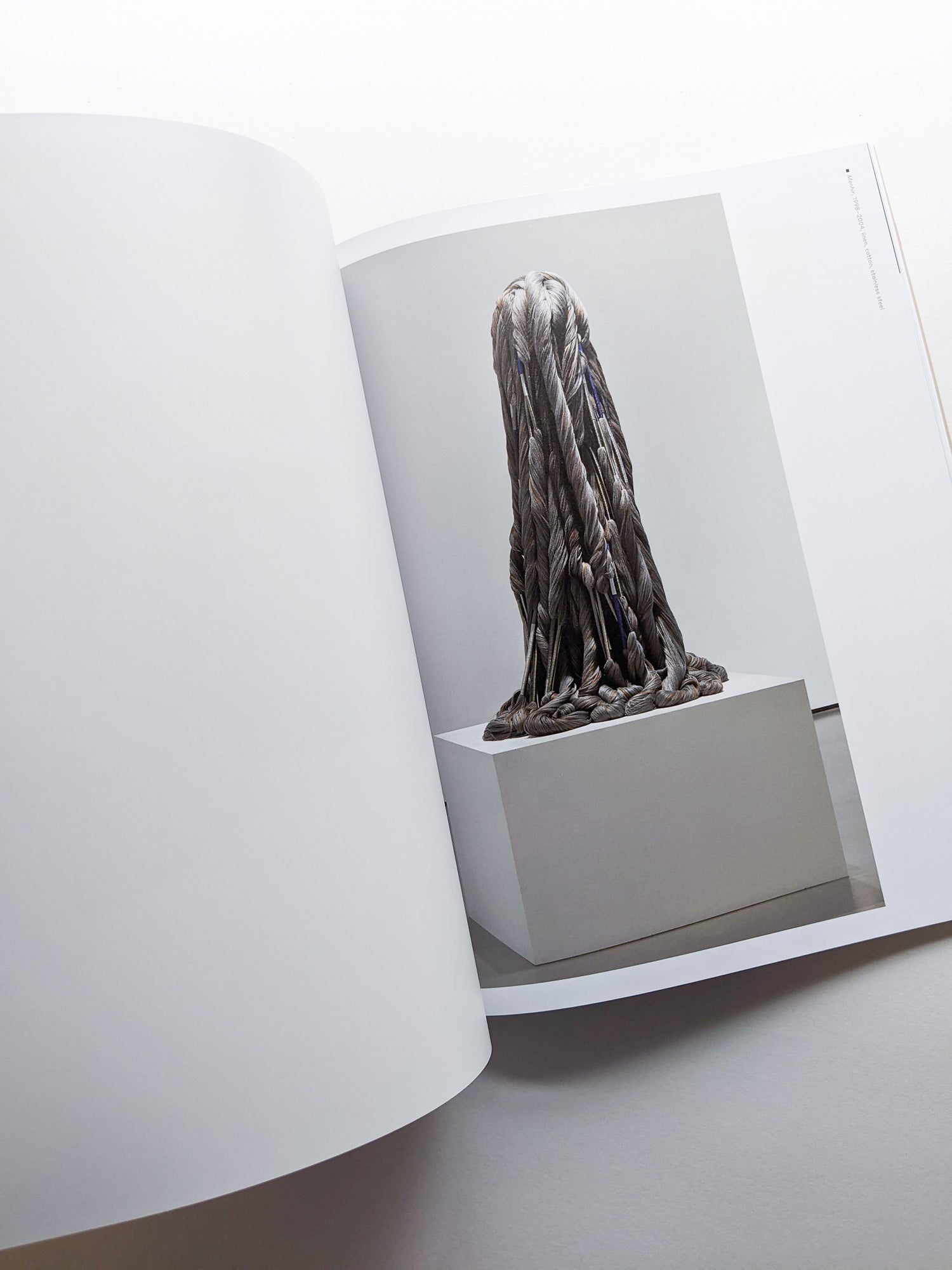 OFF GRID / Sheila Hicks