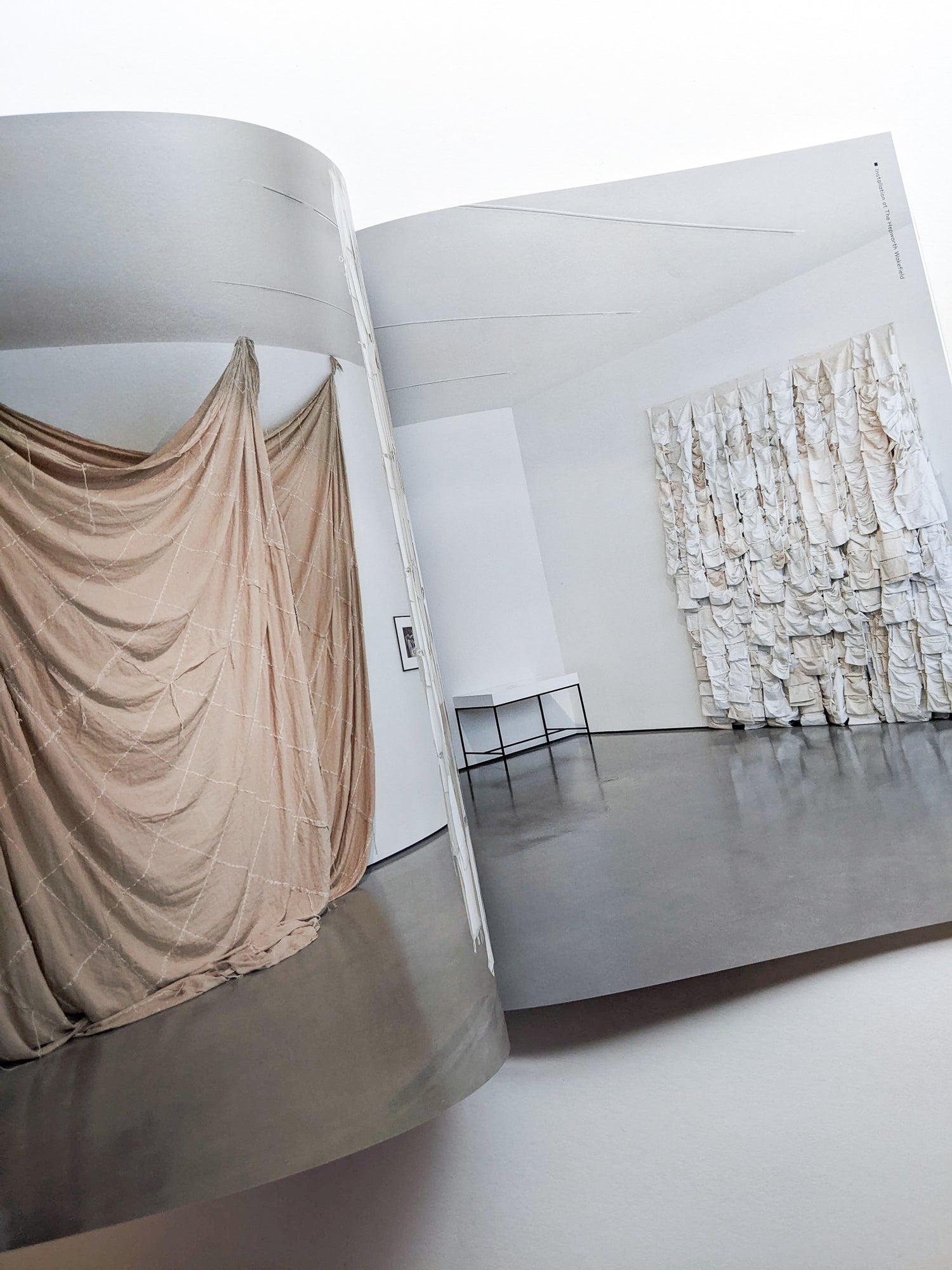 OFF GRID / Sheila Hicks