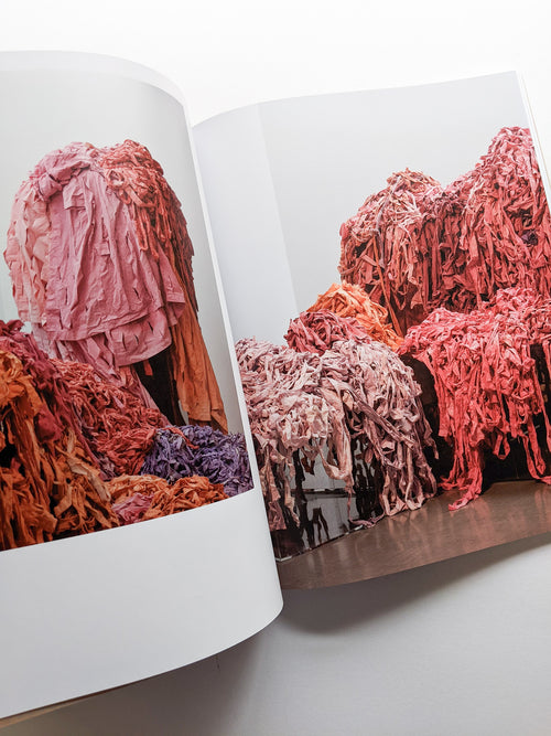 OFF GRID / Sheila Hicks