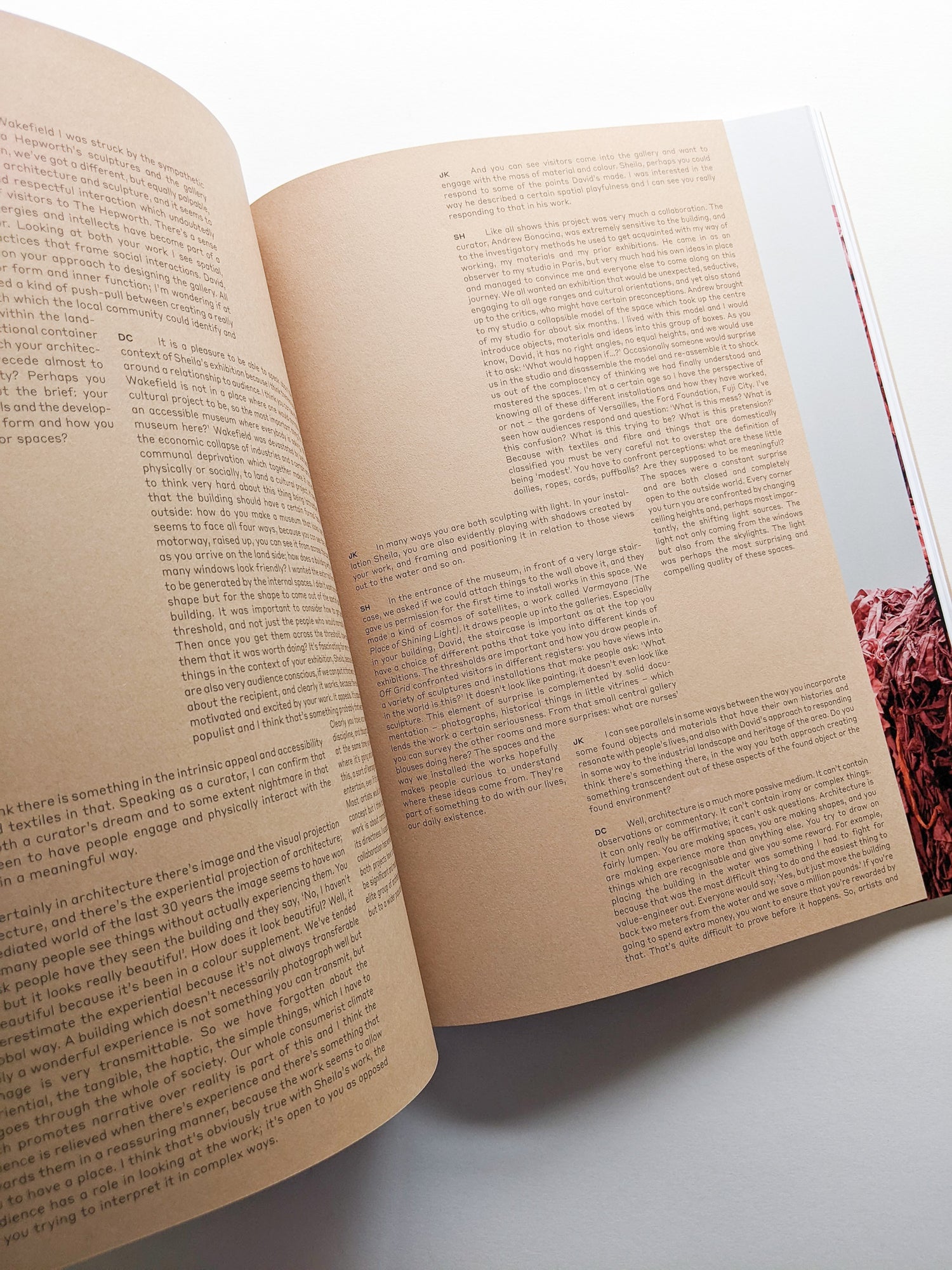 OFF GRID / Sheila Hicks