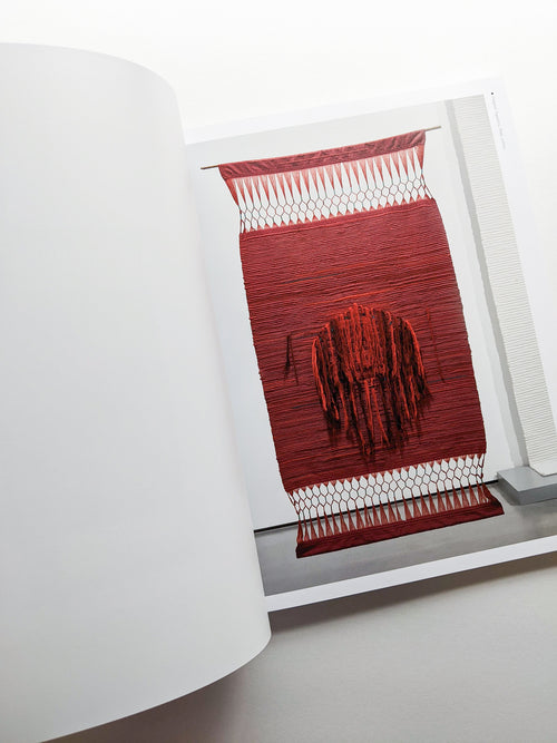 OFF GRID / Sheila Hicks