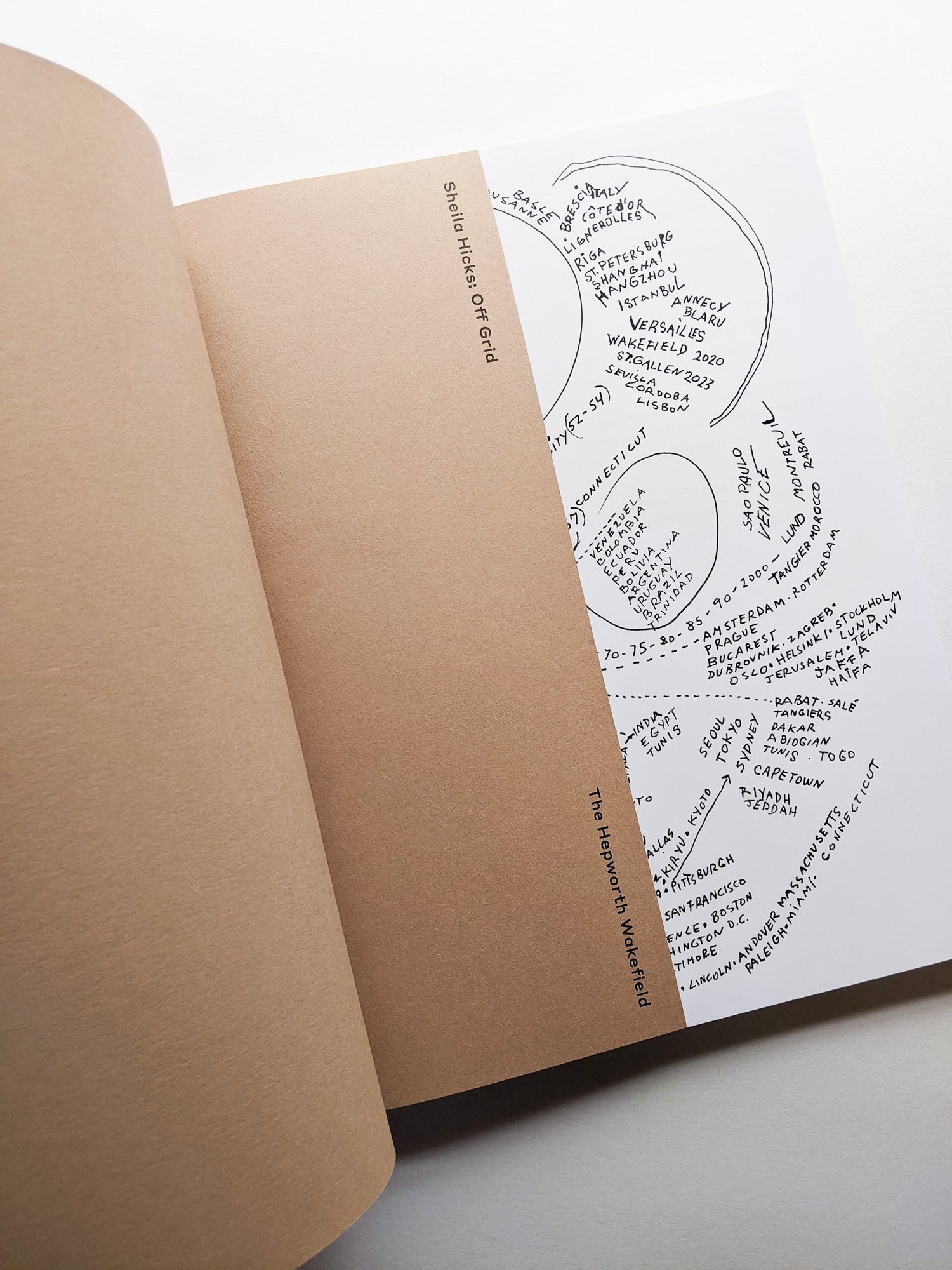 OFF GRID / Sheila Hicks