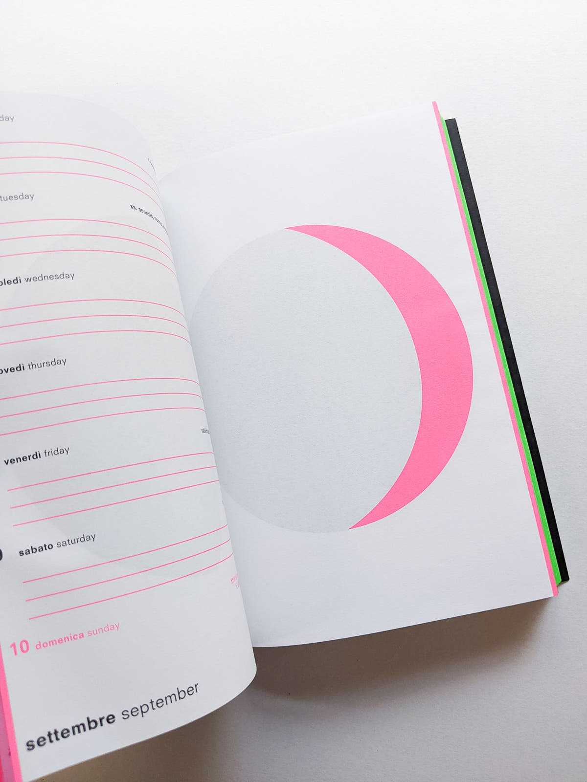 FUTURISMOON AGENDA 2023 - OFFICIAL DAILY PLANNER [LIMITED & COLLECTORS' EDITION]
