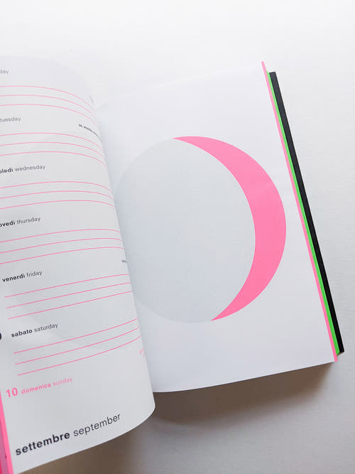 FUTURISMOON AGENDA 2023 - OFFICIAL DAILY PLANNER [LIMITED & COLLECTORS' EDITION]