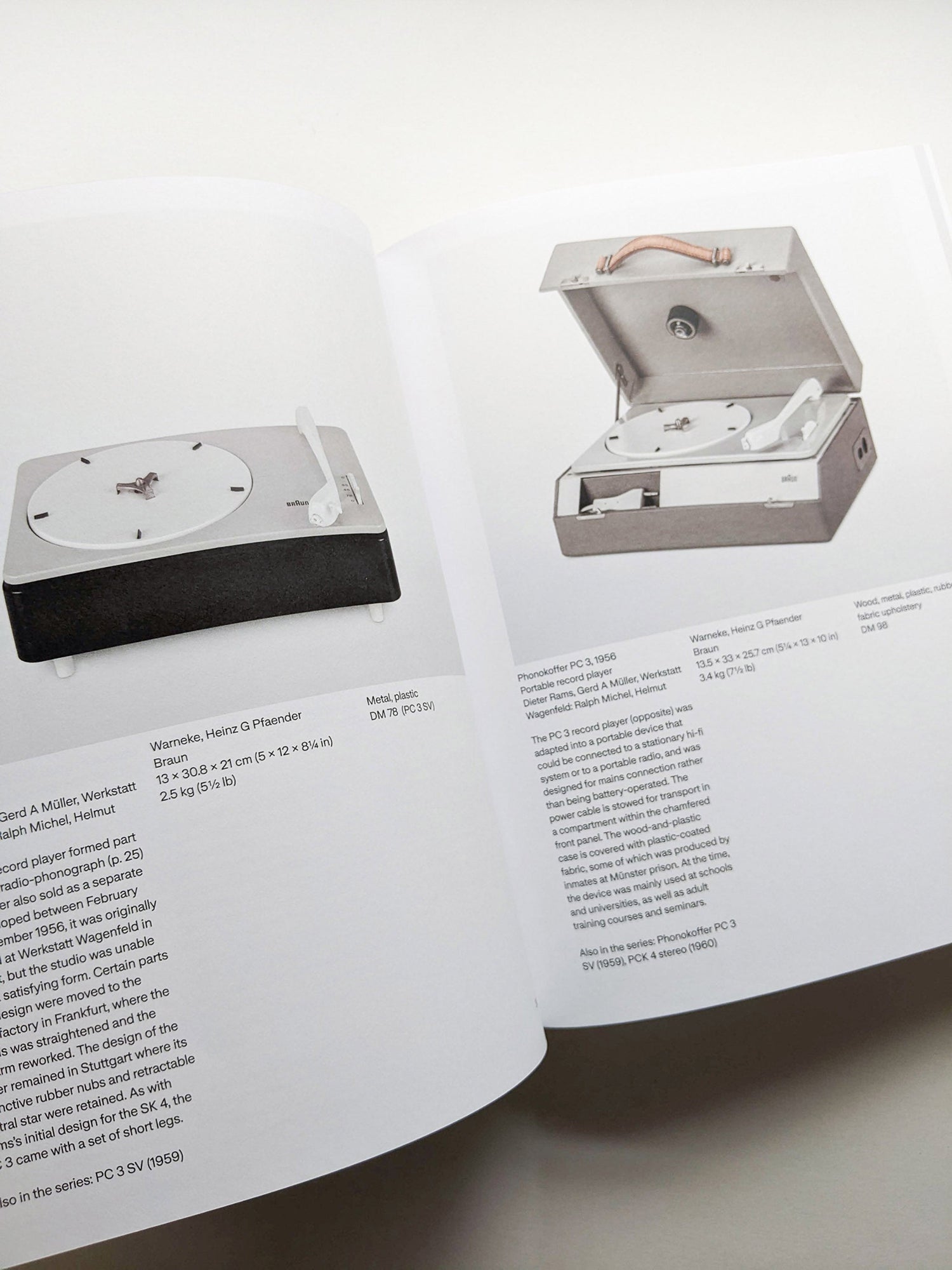 The Complete Works / Dieter Rams - 本 屋 青 旗 Ao-Hata Bookstore