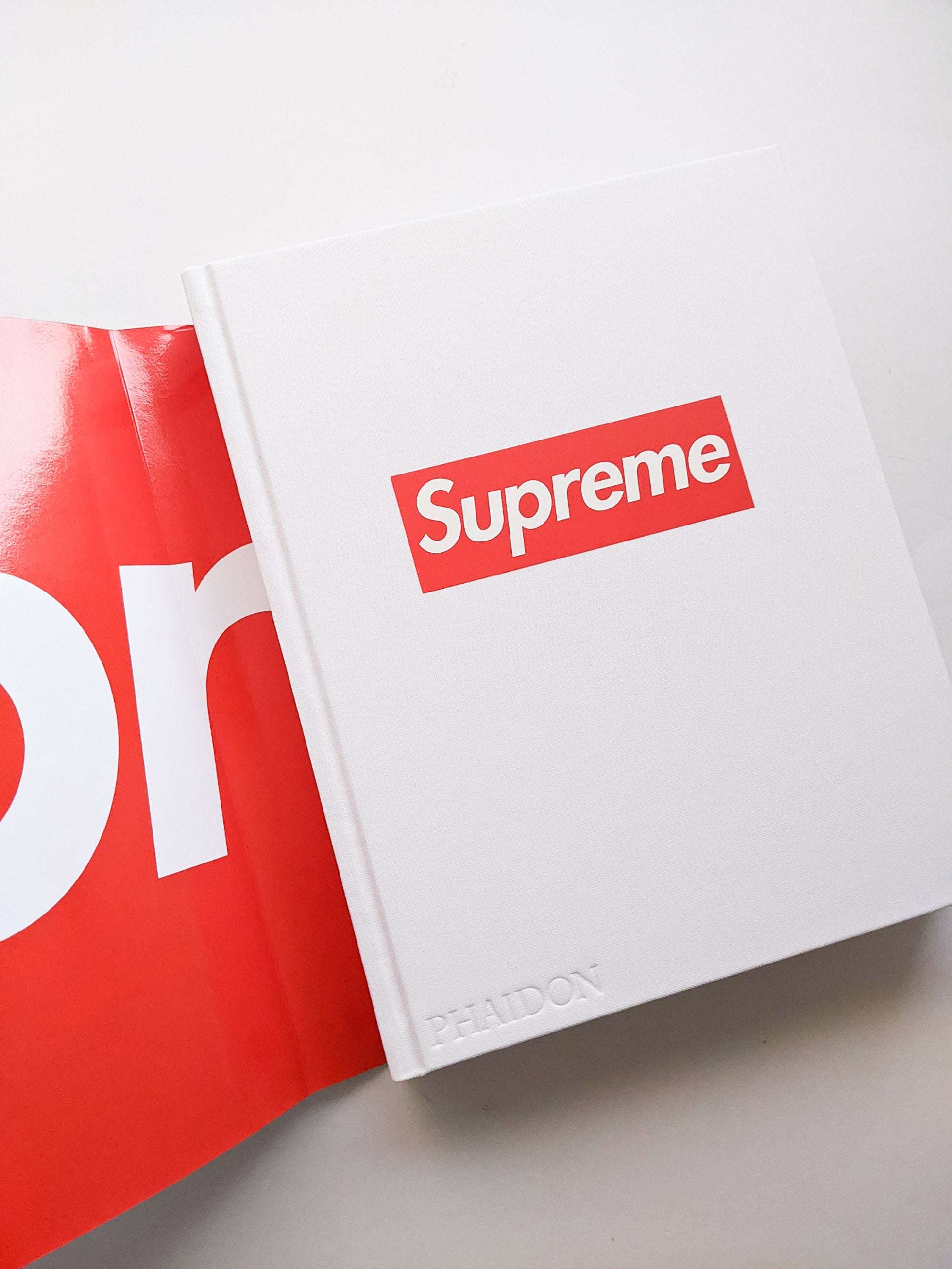 Supreme - 本屋青旗 Ao-Hata Bookstore