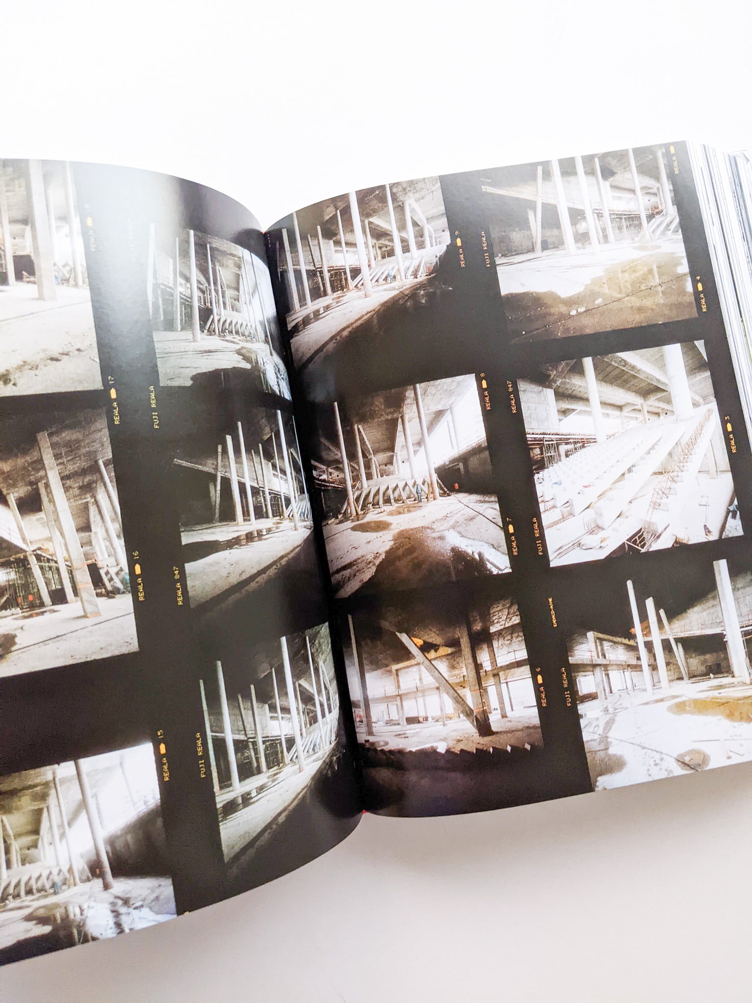 S, M, L, XL / Rem Koolhaas - 本屋青旗 Ao-Hata Bookstore