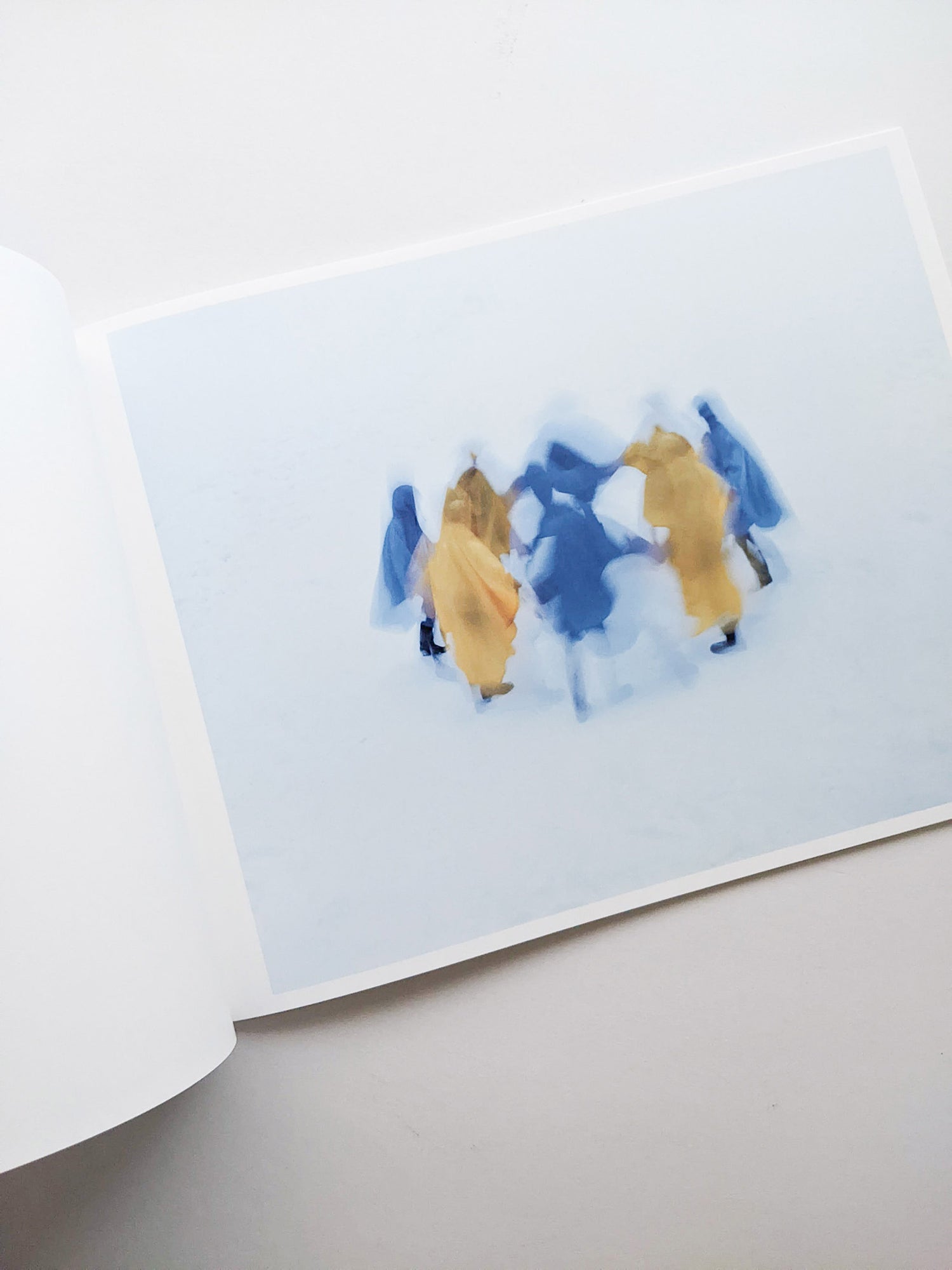 Assembly snow / Osamu Yokonami