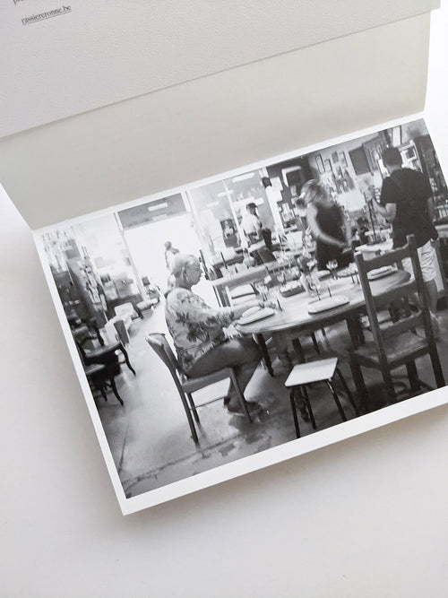 バナナジャムの瓶の蓋が開かなかったので、お母さんが別のバナナジャムに替えてくれて、お父さんに瓶の蓋を開けてもらって、みんなでクレープにバナナジャムをつけて食べました。 / 中山和也