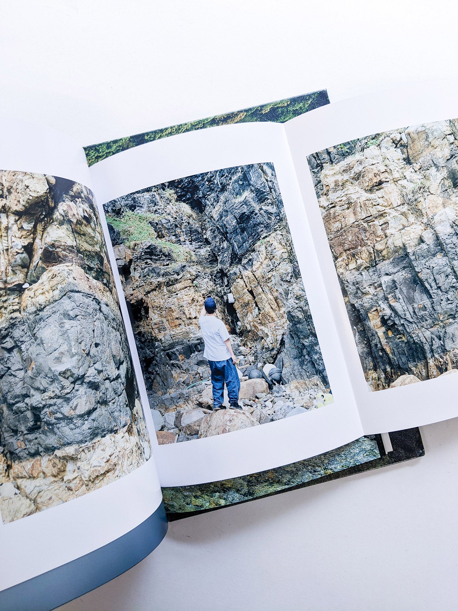 WARP AND WOOF / Hiroyuki Takenouchi