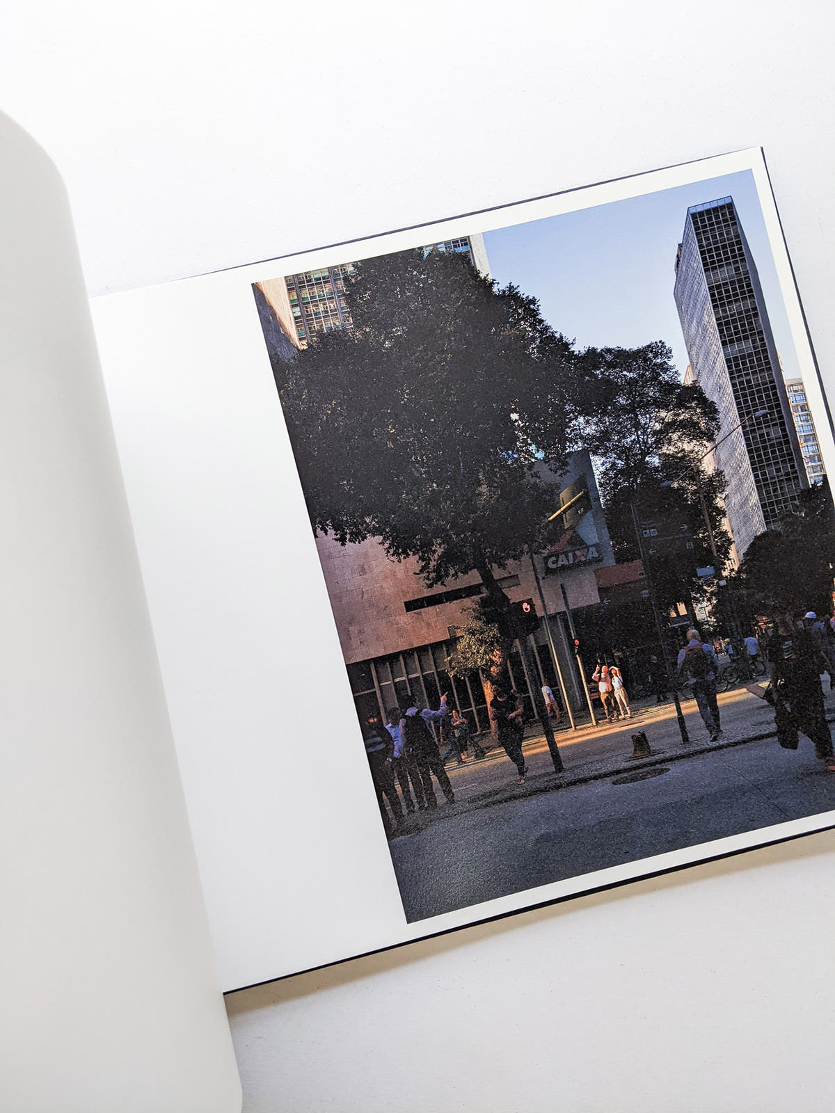 CROSS ROAD BLUES / Oli Kellett